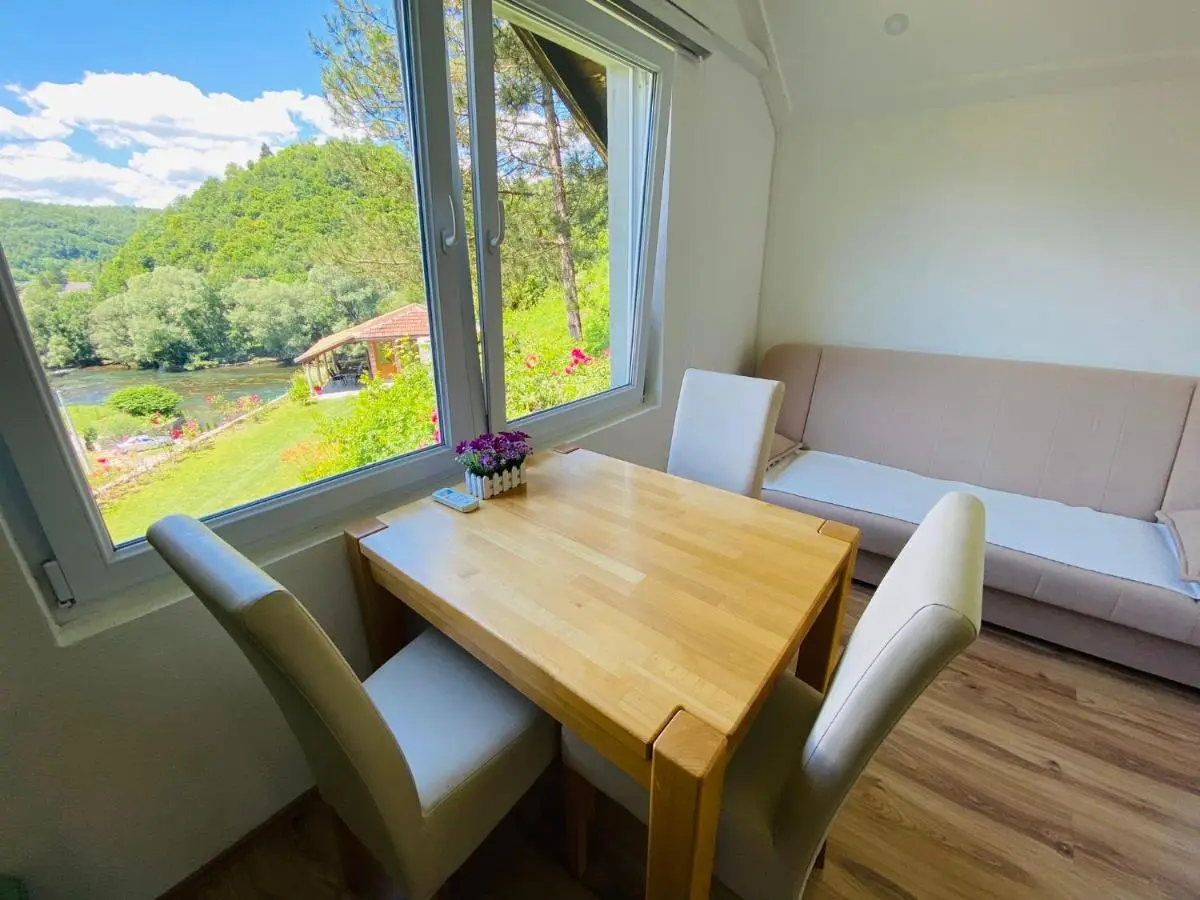 Unaqua Apartments