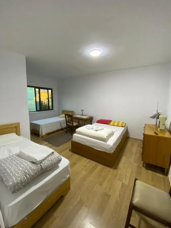 Roza's Guest House Camping Shkoder