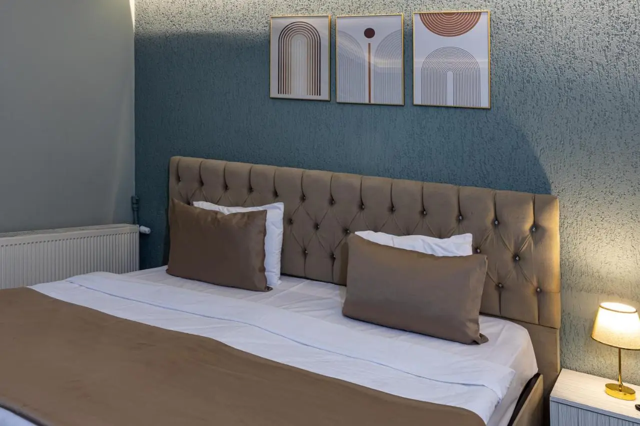 LINNGA HOTEL & SUITE