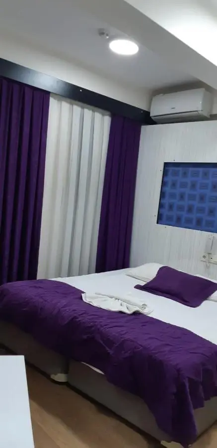 Arya Hotel