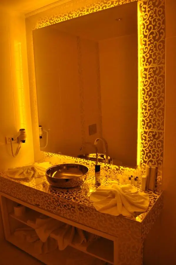 Bab-i Zer Hotel