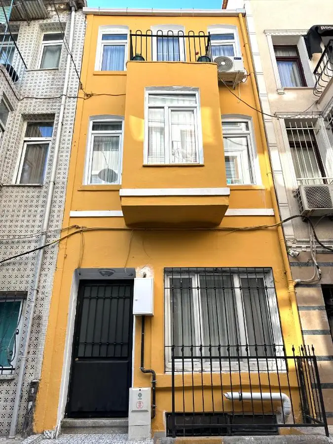 Yellowhouse Room 5