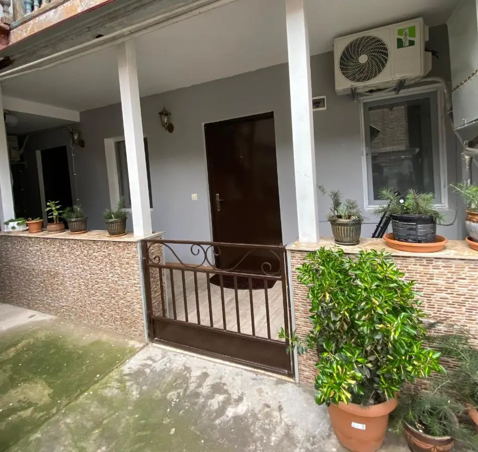 Rusudana's house