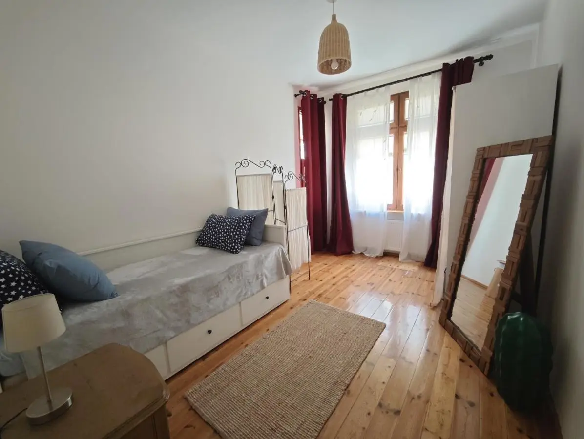 1910 Pera Apartment