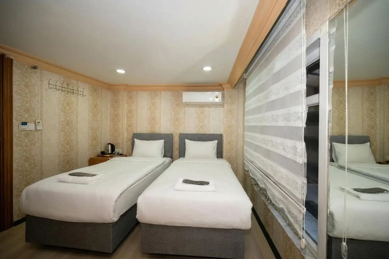 Maxwell Hotel