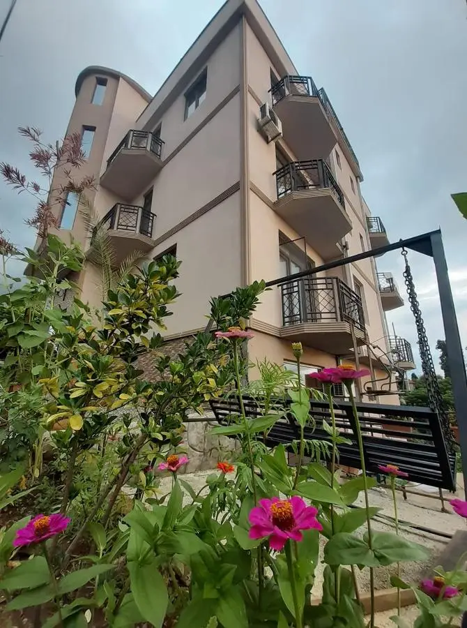 Green Yard Hotel