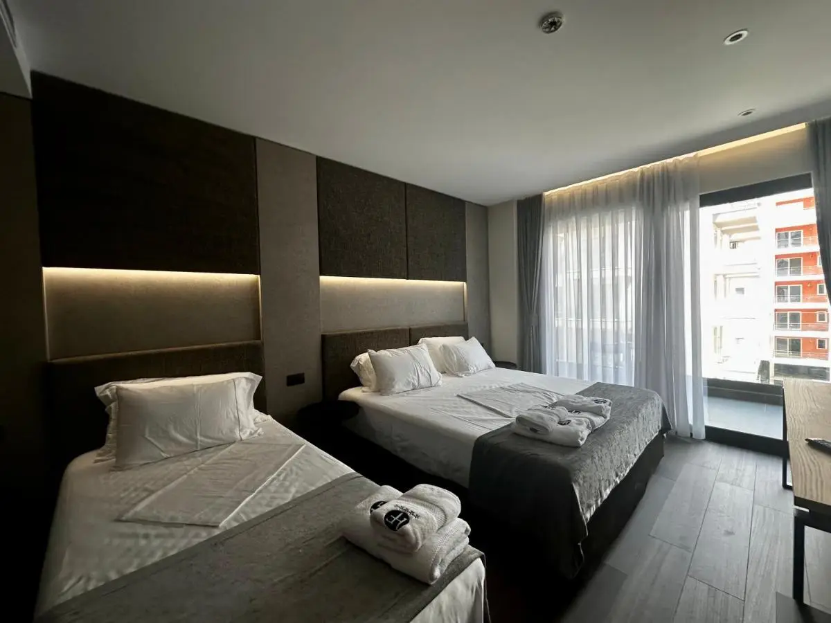 Frojd Kune Resort & Beach Hotel