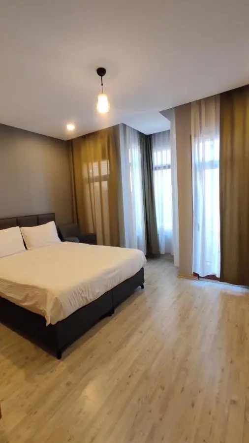 Ore Pera Suites