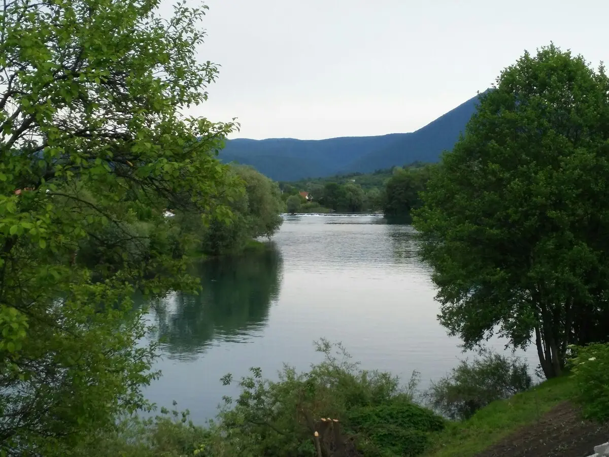 Go2Bihac Villa, 8 bedrooms, 7 bath, 10 aircon.