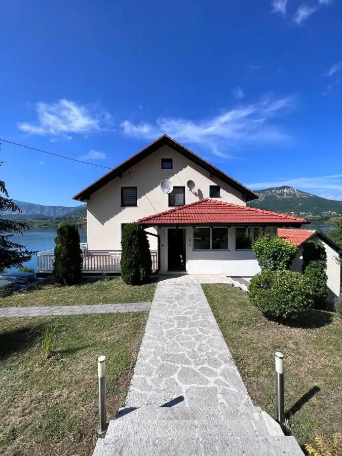 Oaza mira - Apartment with Lake View & Private Pool