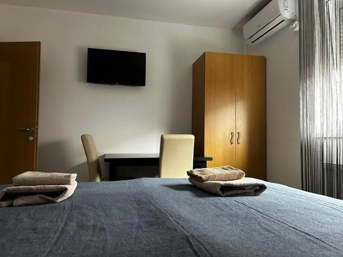 Motel Medium
