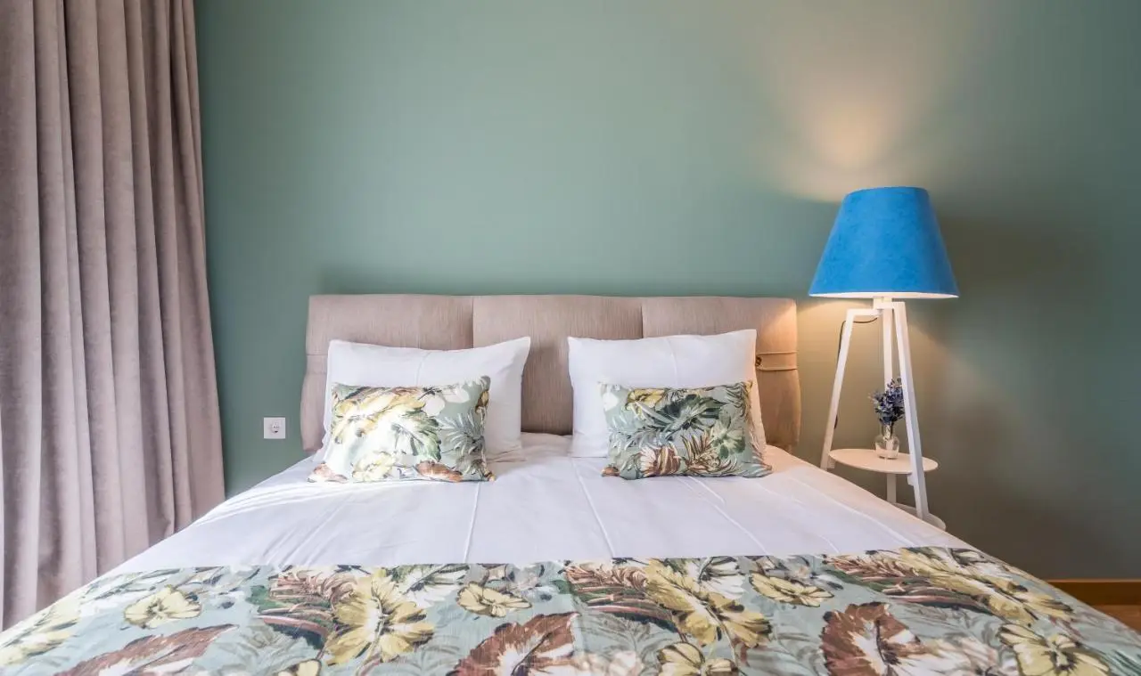 NEO Skyview Suites