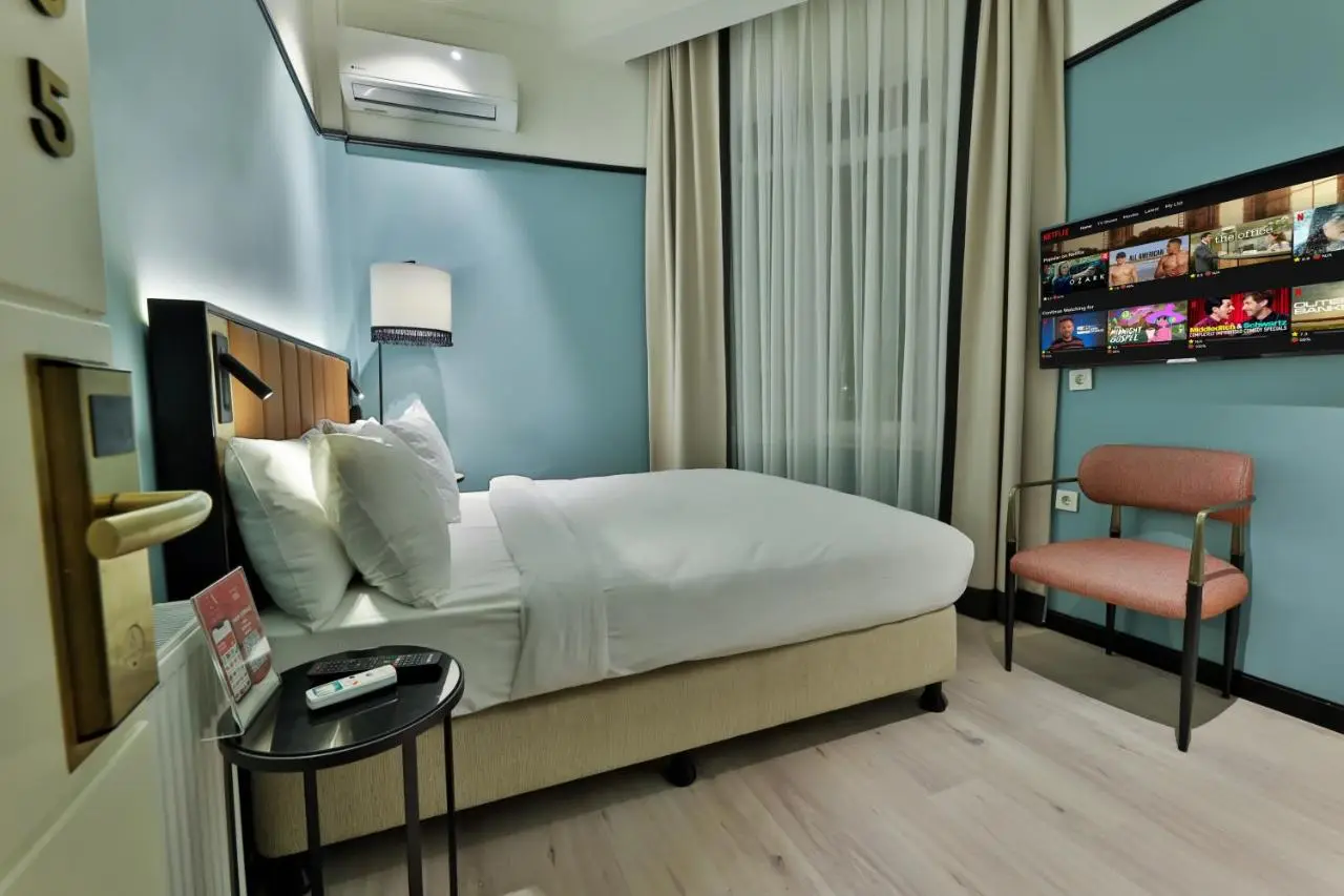 EA Exclusive Hotel