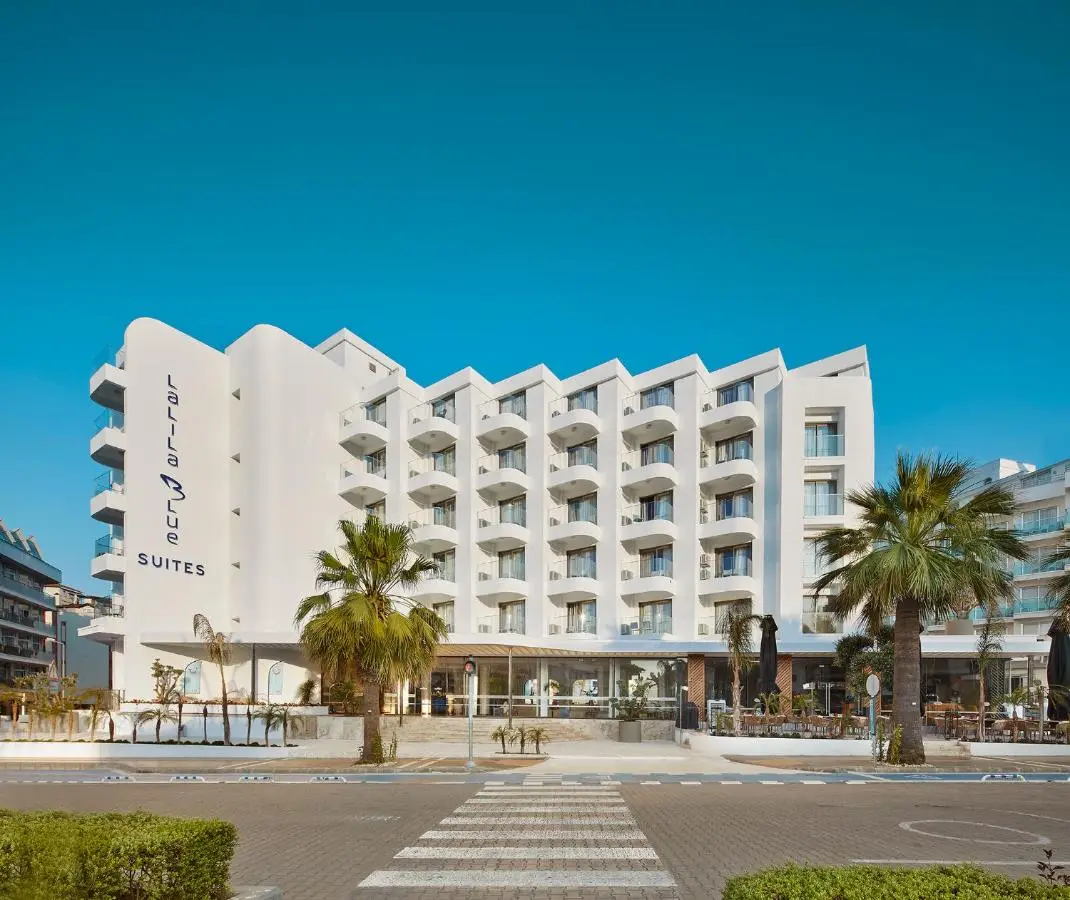 Lalila Blue Suites