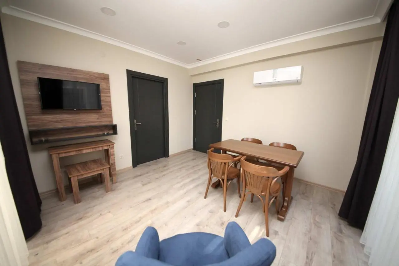 Corner Suite