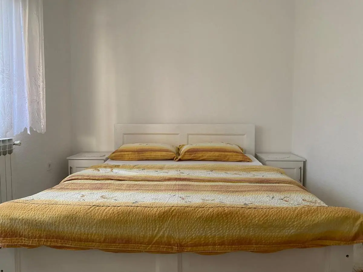 Lav Apartments