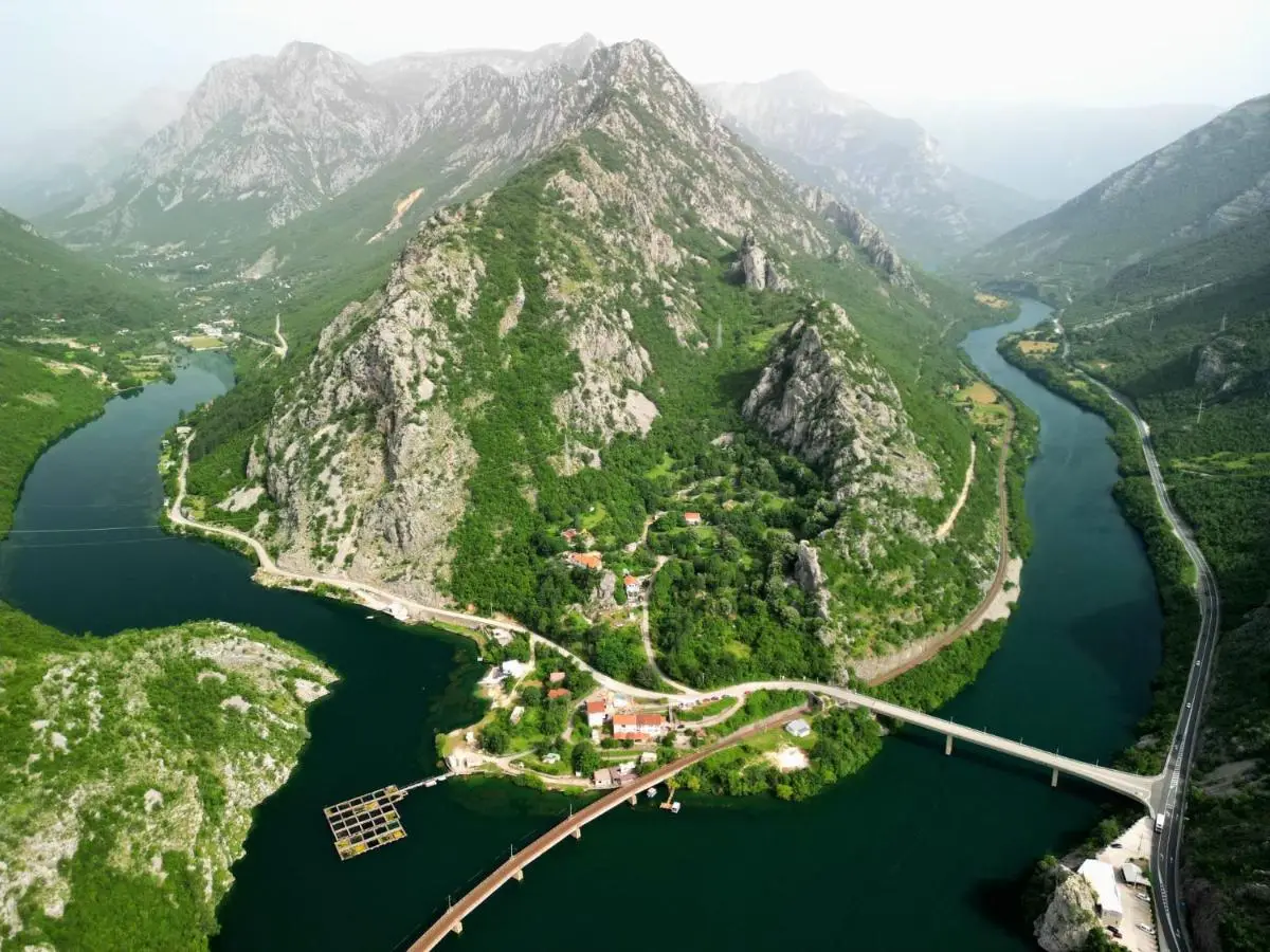 Visit Dreznica - Canyon Retreat