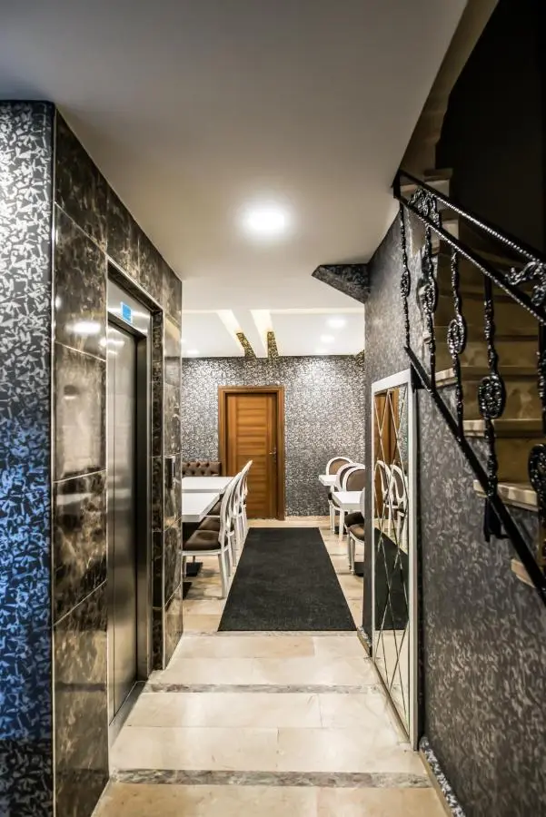 Lazz City Hotel