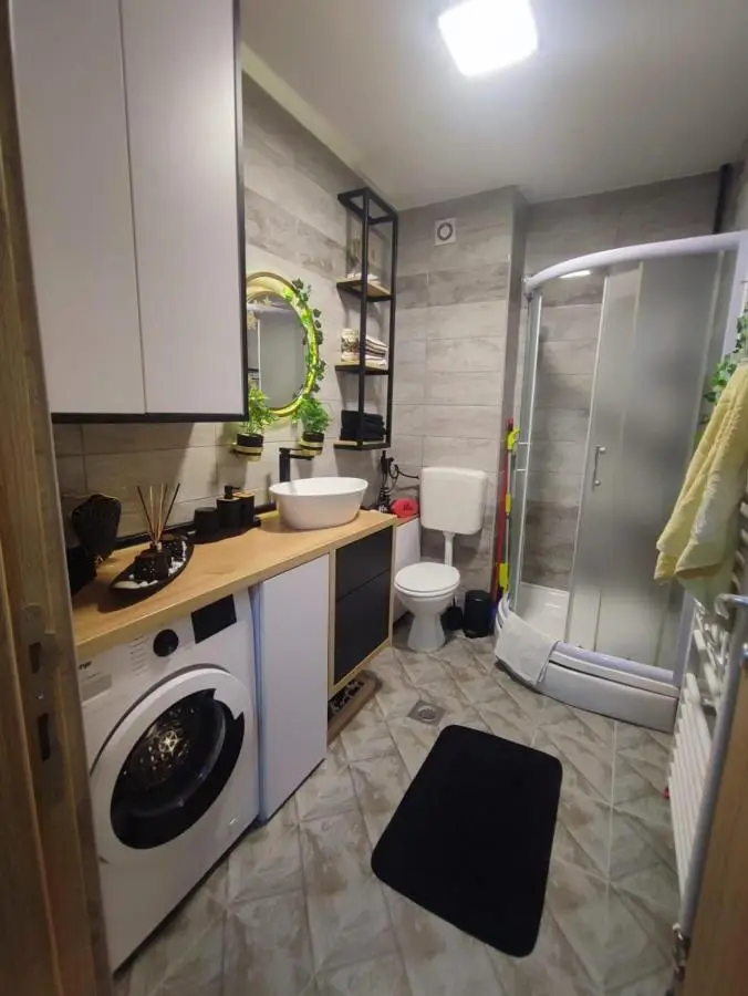 Yellow Corner Lux apartment, Lukavica, Istocno Sarajevo near Airport - free parking