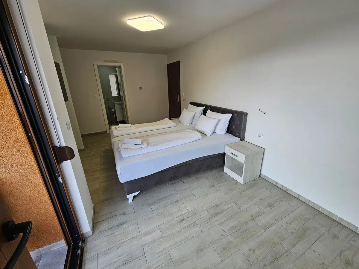 1BDR apartment, shared pool, kitchen, balcony, C23