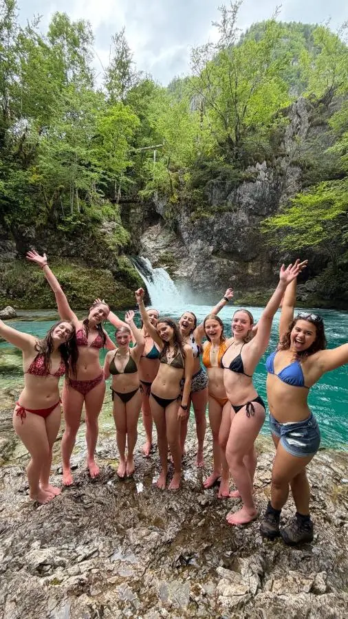 The Hood Hostel & Day Tours