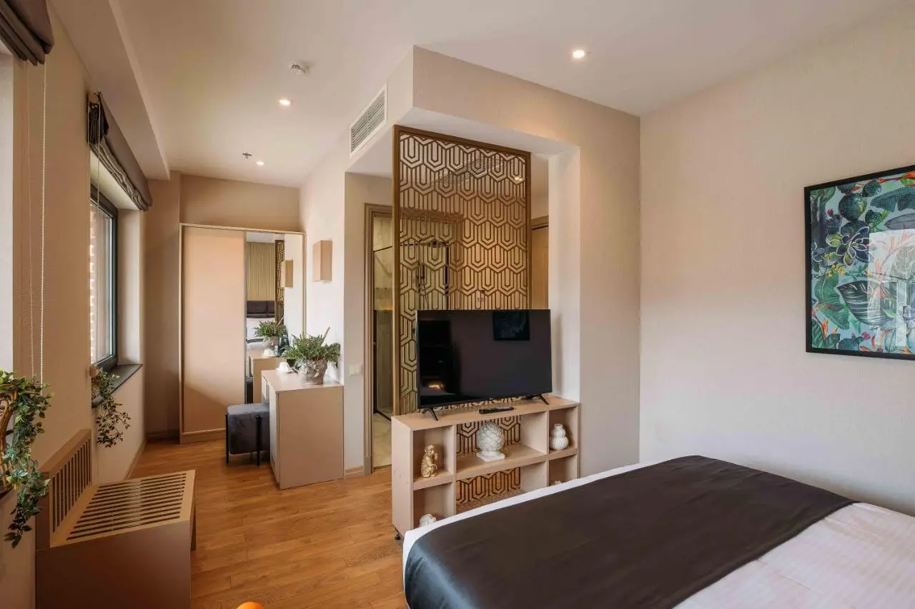 Hotel Monday by DNT Group