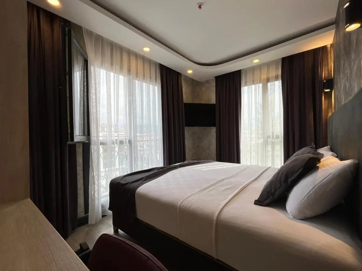 Avni Bey Otel