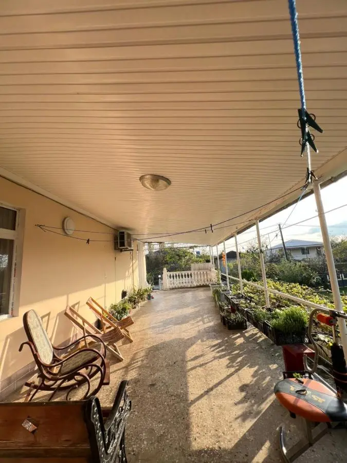 House - Kutaisi International Airport 15 Minutes- Quiet cozy house with parking