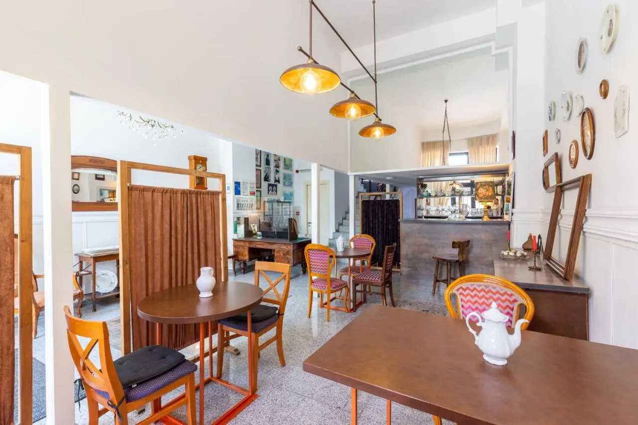 Hotel N16
