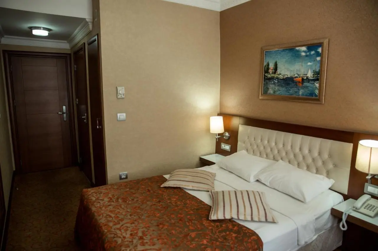 Yuksel Hotel
