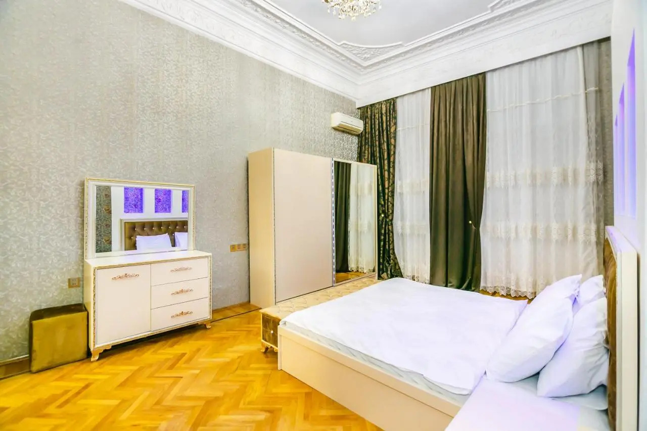 Hezi Aslanov house in CITY CENTRE