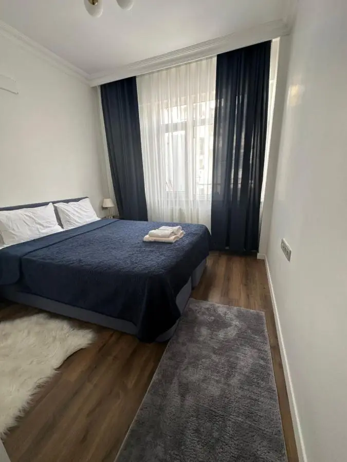 Center of city in Beşiktaş 2 plus 1 with 2 Bathroom and 3 Air Conditioner