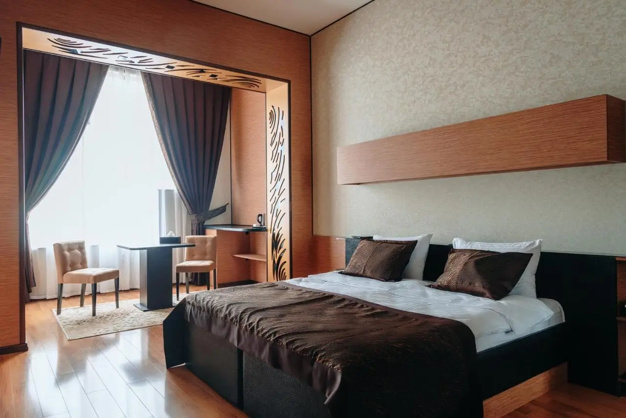 Bayil Breeze Hotel & Restaurant