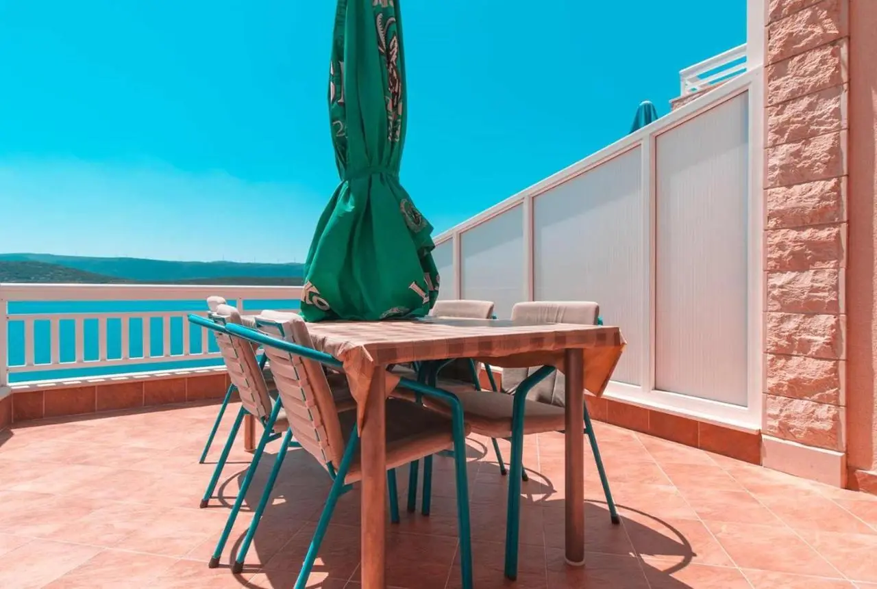 Villa Raguž sa Privatnom plažom i Garažom
