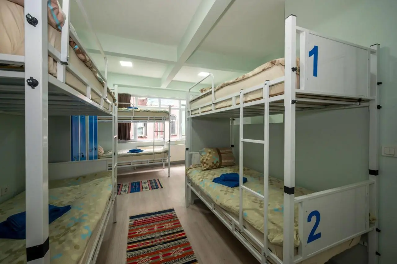 XALİLA HOSTEL & CAFE, MEN's ROOM, BEST IN ISTANBUL ,