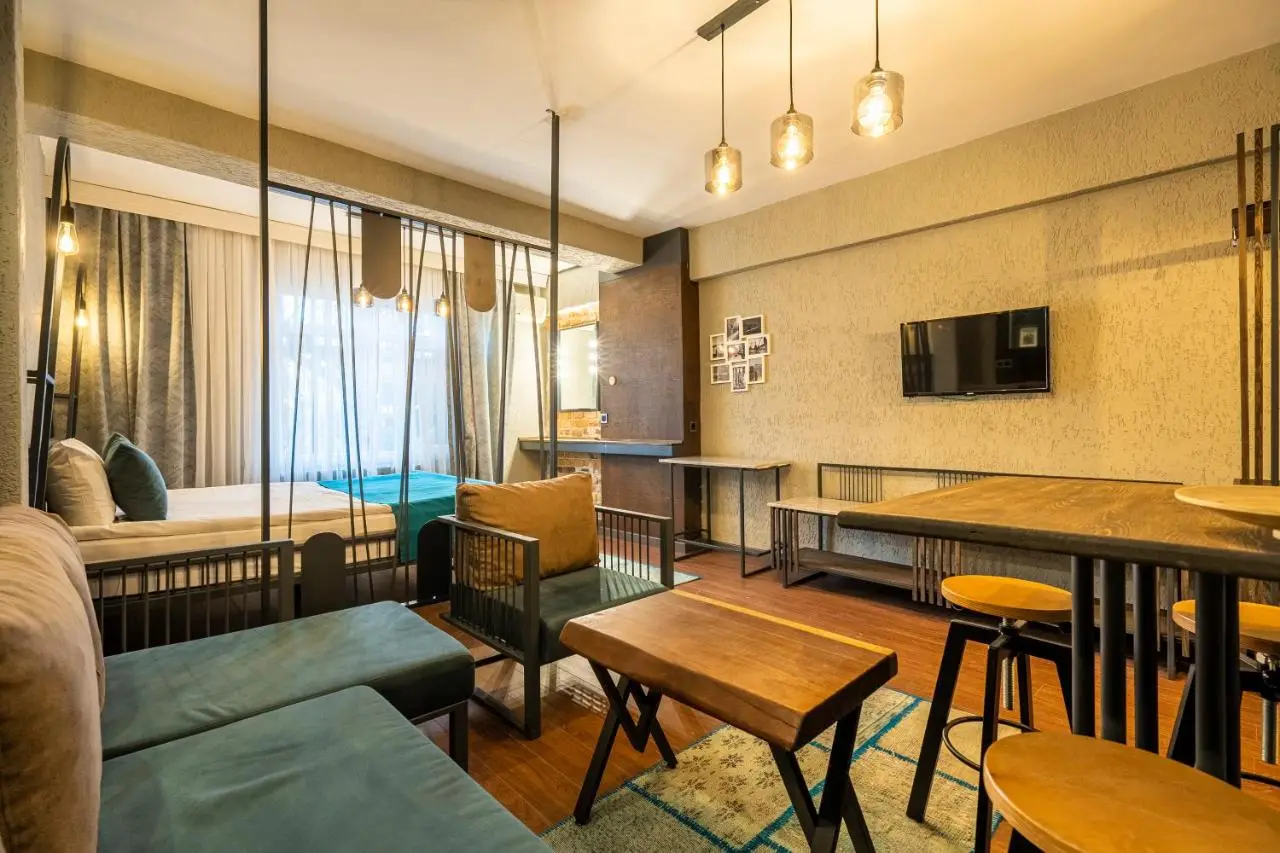Cube Suites
