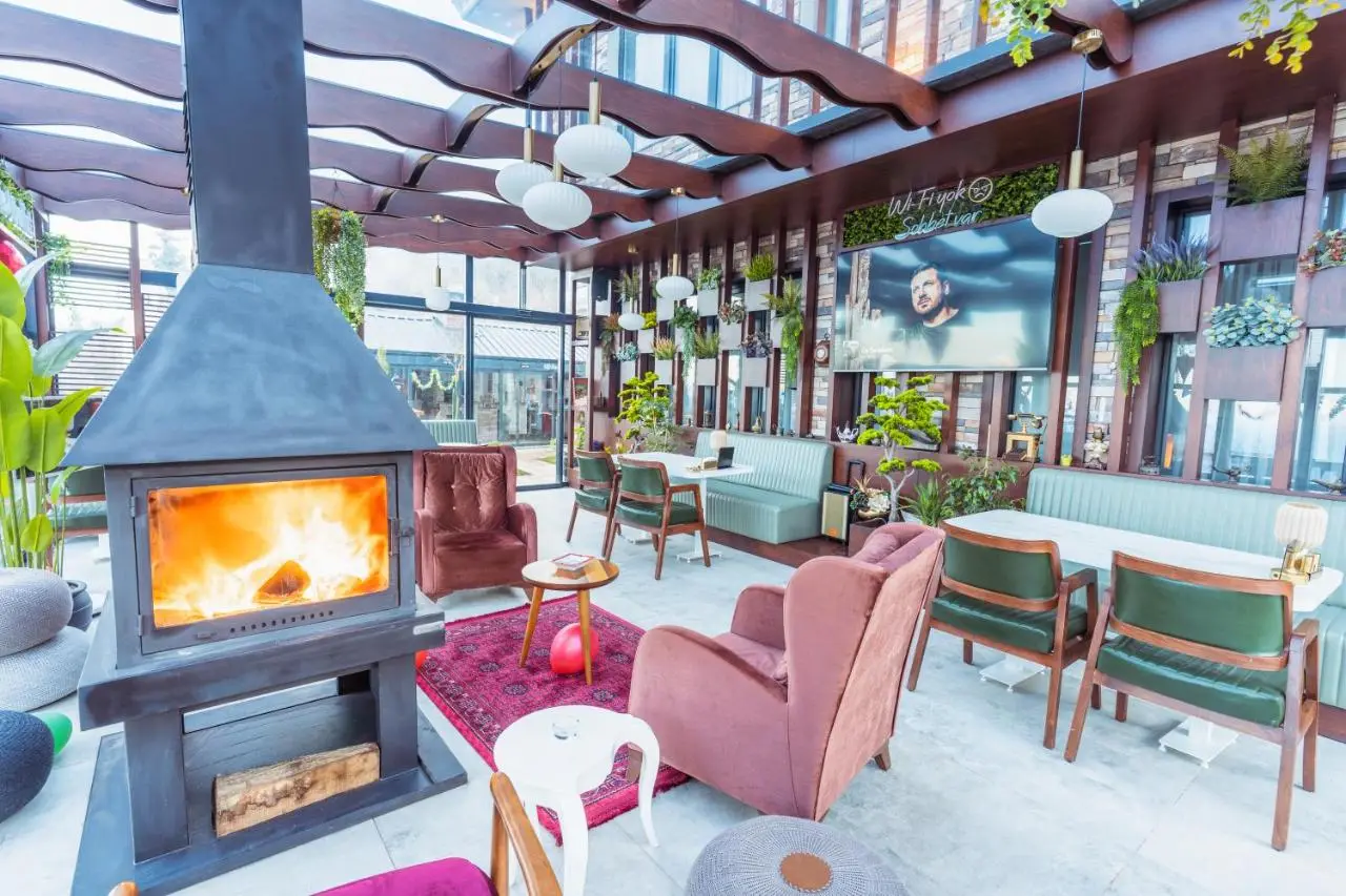 Poison Garden Suite & SPA