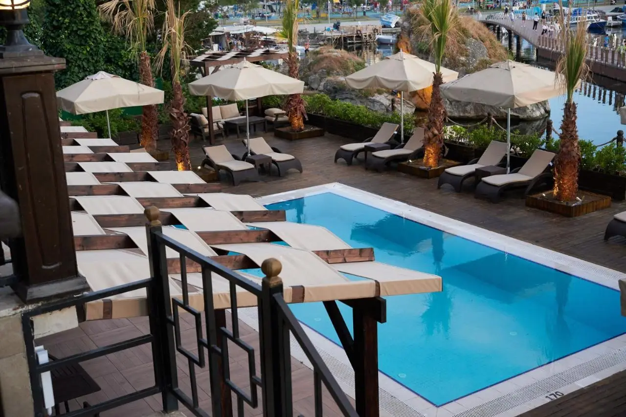 Phellos Suites Boutique Hotel