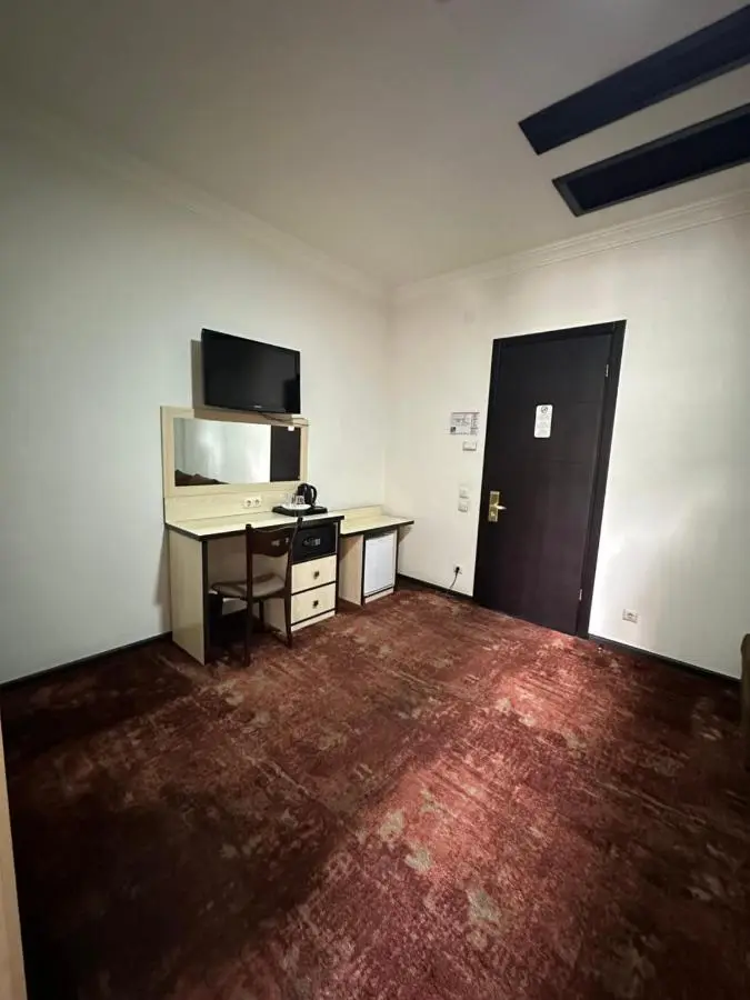 Hotel Cash