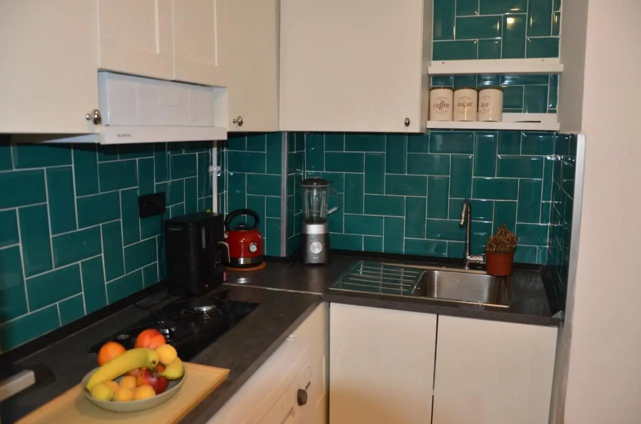 Verno Green Back