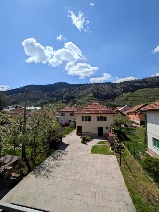 Muzur Apartment