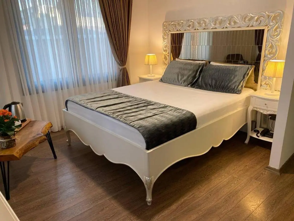 Pandora Hotel