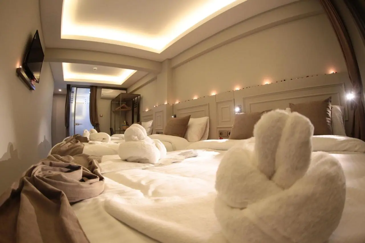 X-NELLYİ HOTEL