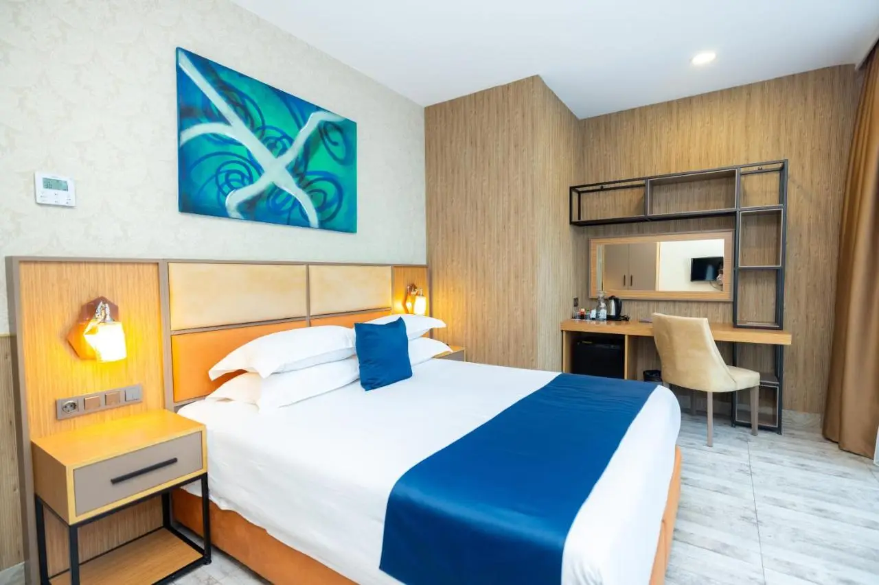 New Wave Hotel