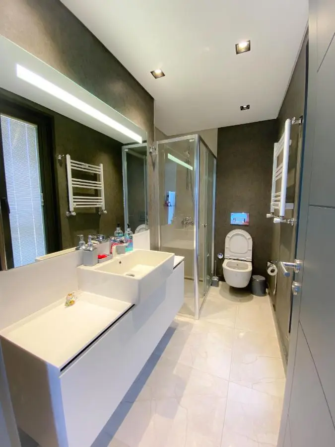 Luxury Central Fully Equipped 3BR 2BA Apartment by Siena Suites