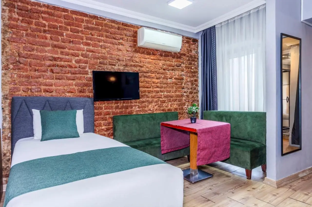 La Pera Suites Hotel