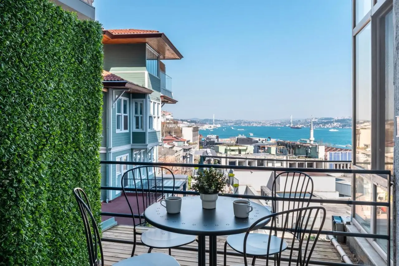 Stay Beyond the Bosphorus #5