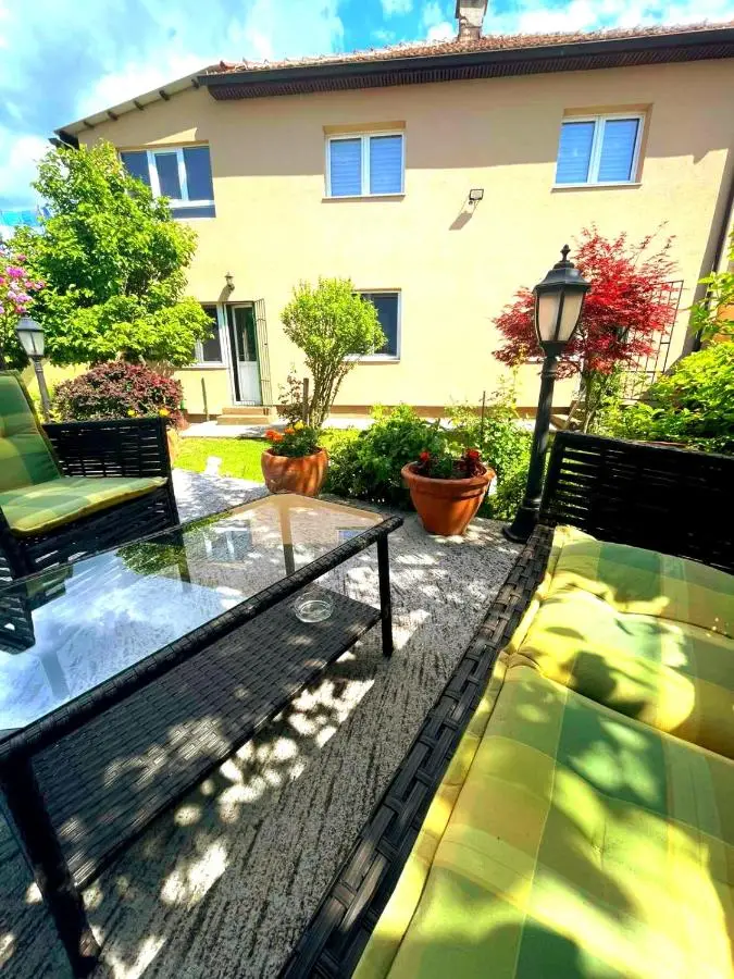 Garden free parking