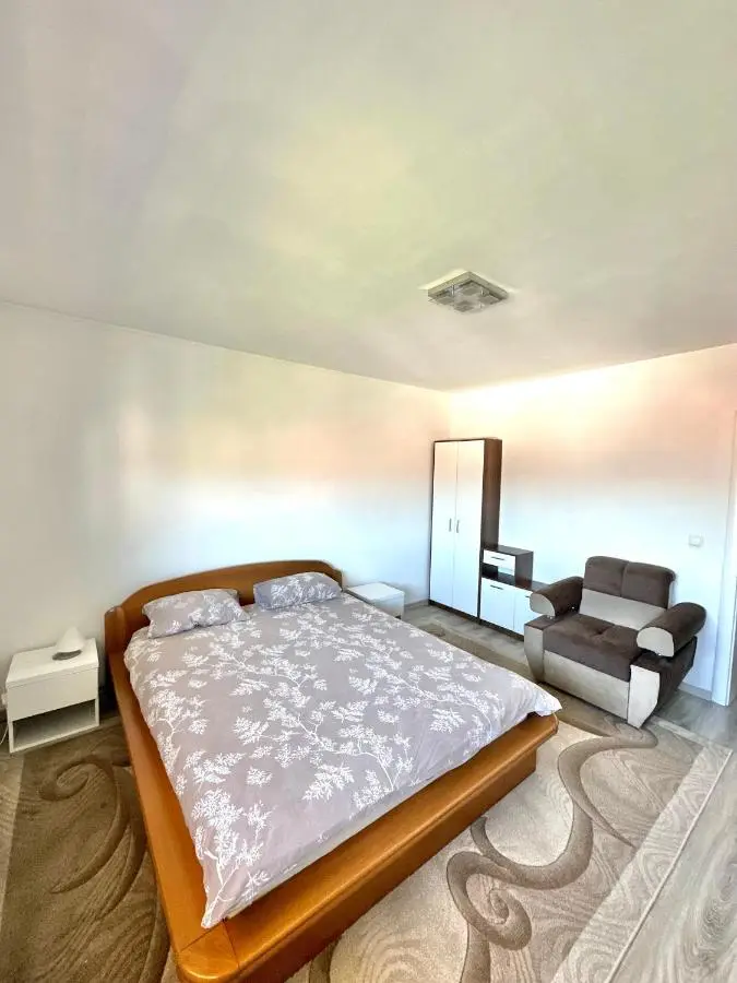 Apartman Ejna
