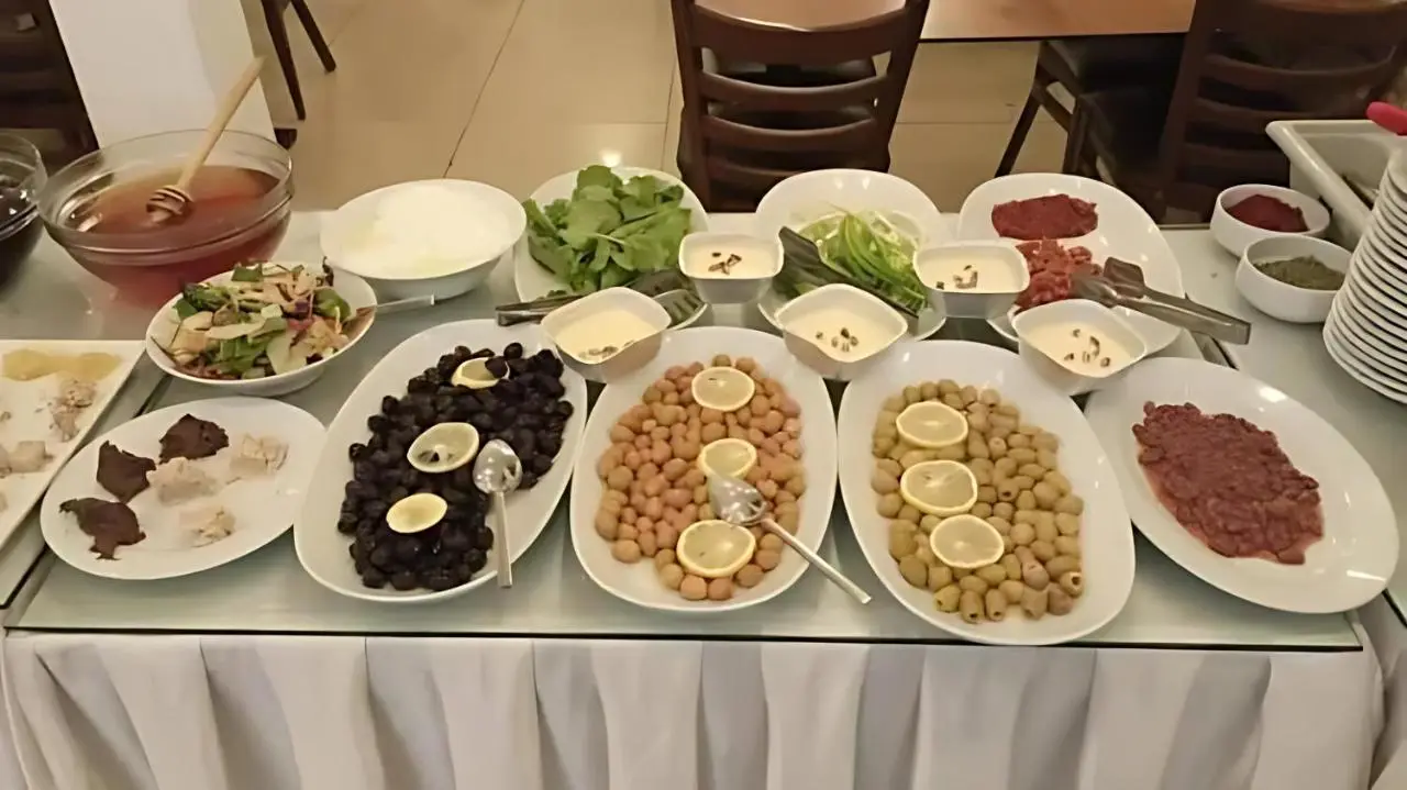 Adil Konak Hotel